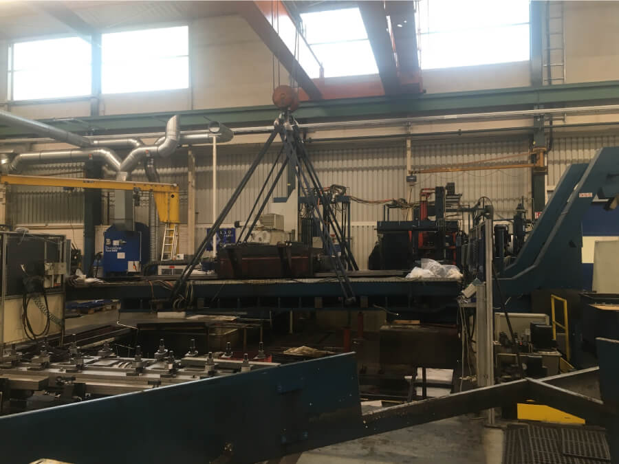Deustchland - Mannheim, Machinenumzug bei Firma Caterpillar